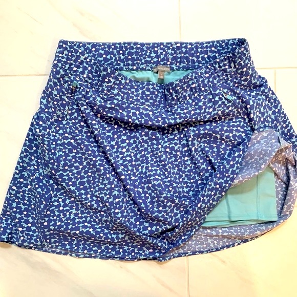 T by Talbots Blue and Green Print Golf/Tennis Athletic Skort - Picture 2 of 8